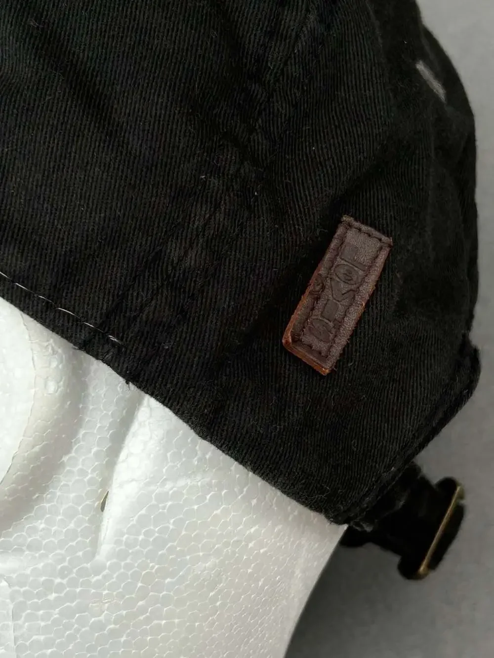 Levi's Black and Grey Batwing Logo Adjustable Baseball Hat Cap H203